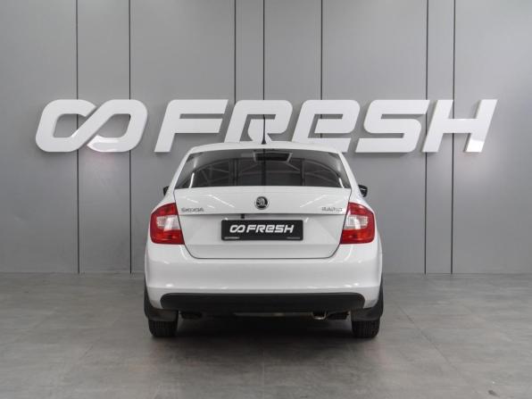 Skoda Rapid I с пробегом 2015 года, цена 1 060 000 рублей, 44348 км, лифтбек, Автокод Объявления