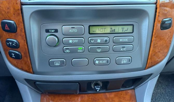 Toyota Land Cruiser 100 Series Рестайлинг 2 с пробегом 2006 года, цена 2 300 000 рублей, 383911 км, внедорожник, Автокод Объявления