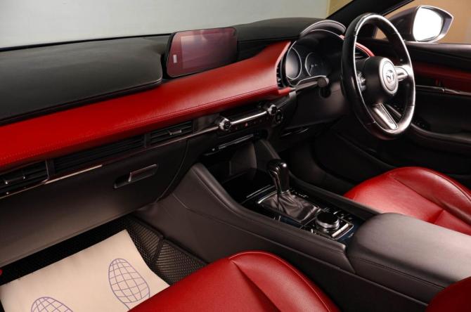 Mazda 3 IV (BP) с пробегом 2021 года, цена 2 239 000 рублей, 92500 км, хэтчбек, Автокод Объявления