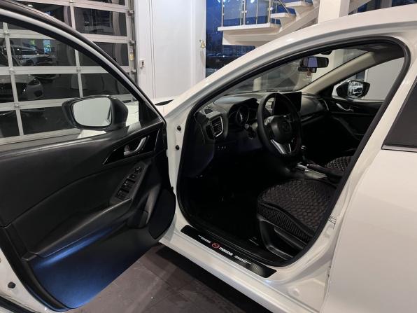 Mazda 3 III (BM) с пробегом 2014 года, цена 1 420 000 рублей, 117363 км, седан, Автокод Объявления