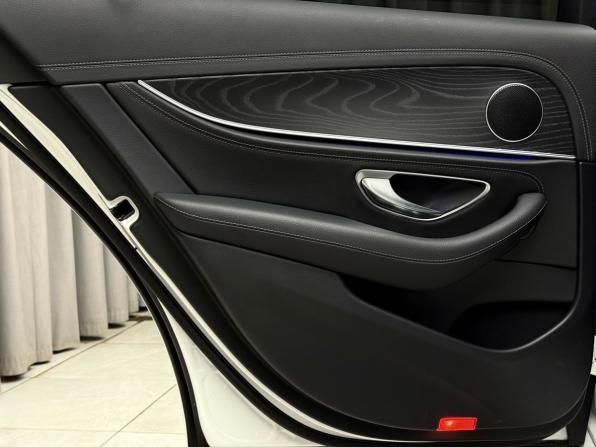 Mercedes-Benz E-Класс V (W213 S213 C238) Рестайлинг с пробегом 2021 года, цена 4 049 000 рублей, 122754 км, седан, Автокод Объявления