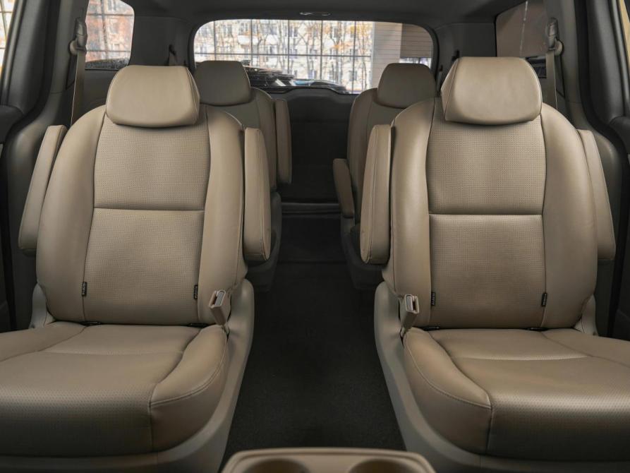 Kia Carnival III Москва  - изображение 18