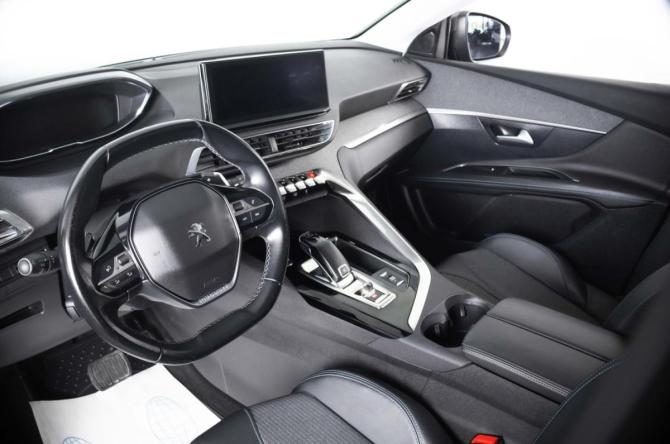 Peugeot 3008 II Рестайлинг с пробегом 2021 года, цена 2 429 000 рублей, 90325 км, внедорожник, Автокод Объявления