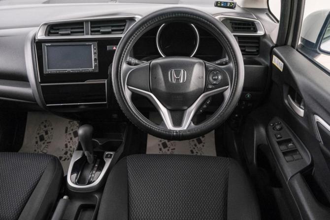 Honda Fit III Рестайлинг с пробегом 2019 года, цена 1 359 000 рублей, 56000 км, хэтчбек, Автокод Объявления
