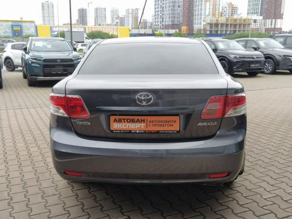 Toyota Avensis III с пробегом 2010 года, цена 1 080 000 рублей, 232000 км, седан, Автокод Объявления