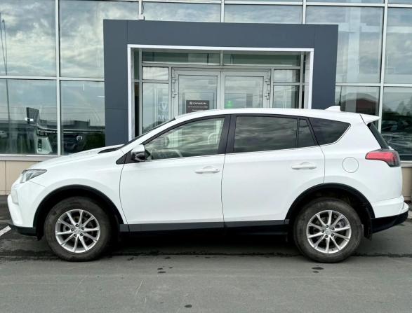 Toyota RAV4 IV (XA40) Рестайлинг с пробегом 2015 года, цена 2 050 000 рублей, 123000 км, внедорожник, Автокод Объявления