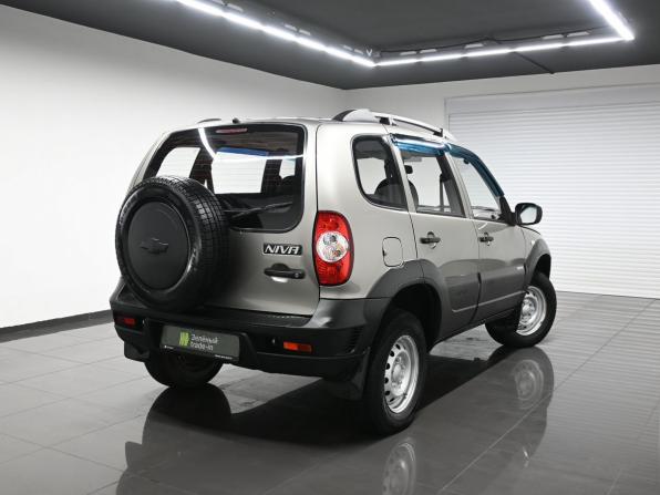 Chevrolet Niva I Рестайлинг с пробегом 2011 года, цена 695 000 рублей, 53533 км, внедорожник, Автокод Объявления
