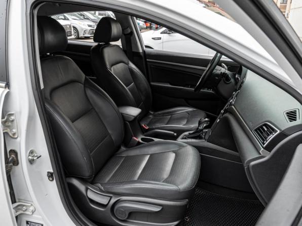 Hyundai Elantra VI (AD) с пробегом 2017 года, цена 1 625 000 рублей, 117099 км, седан, Автокод Объявления