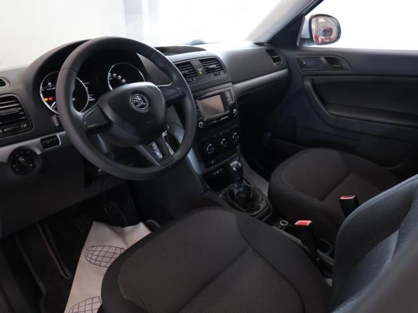 Skoda Yeti I Рестайлинг с пробегом 2016 года, цена 1 034 000 рублей, 317504 км, внедорожник, Автокод Объявления