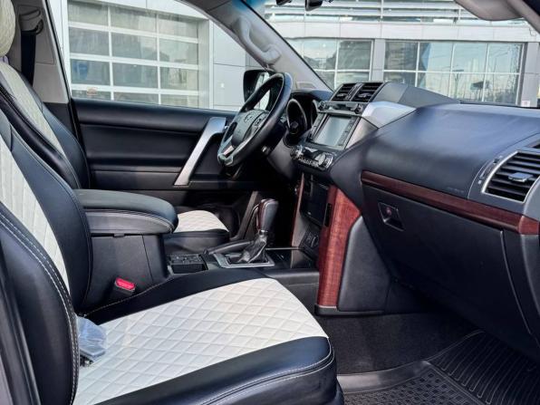 Toyota Land Cruiser Prado 150 Series Рестайлинг 1 с пробегом 2014 года, цена 3 570 000 рублей, 243494 км, внедорожник, Автокод Объявления