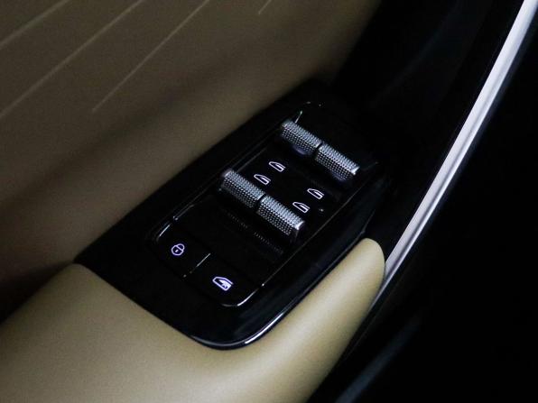 Geely Atlas II с пробегом 2024 года, цена 2 499 000 рублей, 39000 км, внедорожник, Автокод Объявления