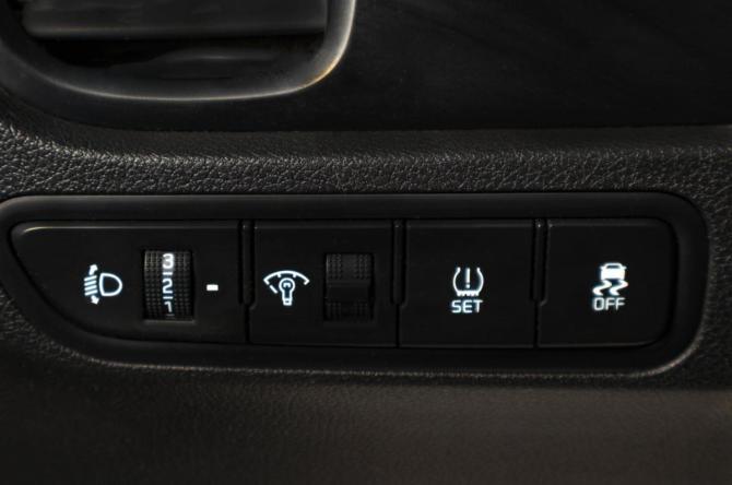 Kia Rio IV Рестайлинг с пробегом 2019 года, цена 1 499 000 рублей, 140000 км, хэтчбек, Автокод Объявления