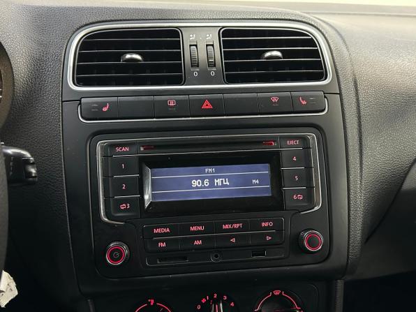 Volkswagen Polo V с пробегом 2011 года, цена 450 000 рублей, 284276 км, седан, Автокод Объявления