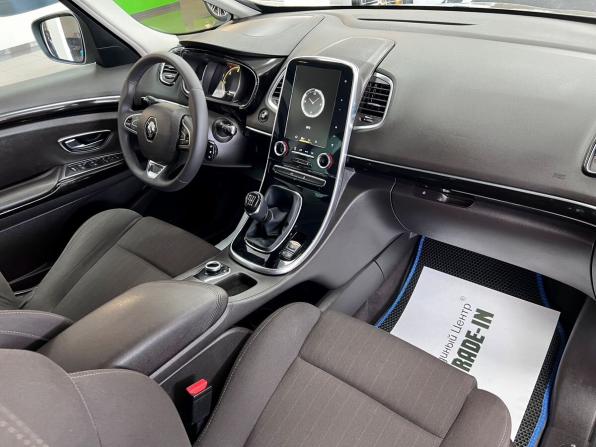 Renault Espace V с пробегом 2017 года, цена 1 595 000 рублей, 181926 км, минивэн, Автокод Объявления