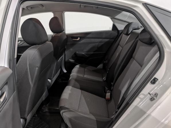 Hyundai Solaris II Рестайлинг с пробегом 2022 года, цена 1 740 000 рублей, 61112 км, седан, Автокод Объявления