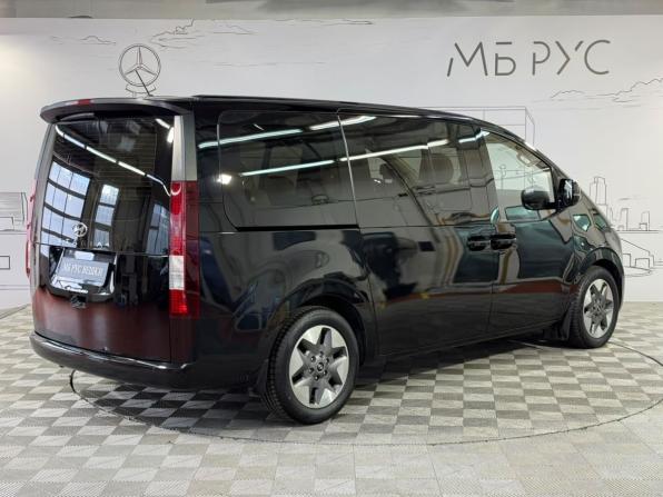 Hyundai Staria I с пробегом 2022 года, цена 3 999 000 рублей, 78000 км, минивэн, Автокод Объявления