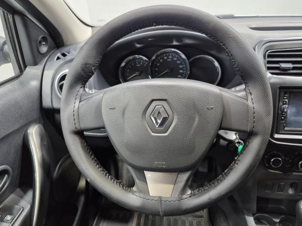 Renault Logan II с пробегом 2015 года, цена 649 900 рублей, 215000 км, седан, Автокод Объявления
