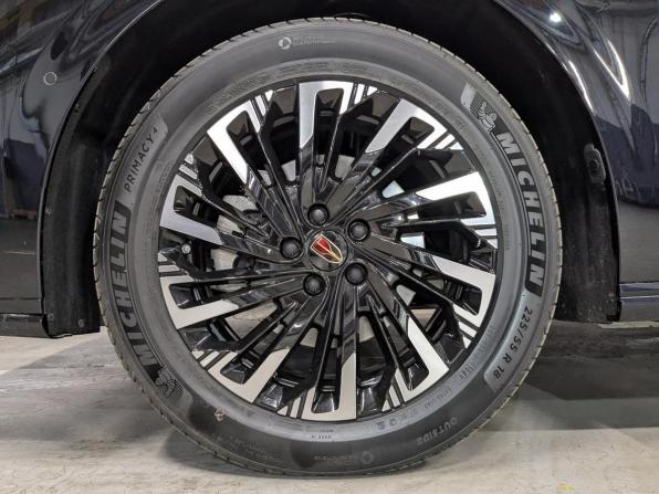 Hongqi HQ9 с пробегом 2025 года, цена 5 500 000 рублей, 1086 км, минивэн, Автокод Объявления