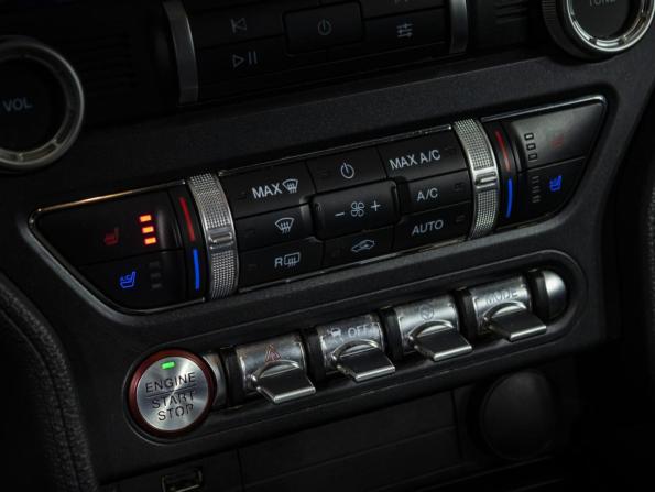 Ford Mustang VI Рестайлинг с пробегом 2023 года, цена 4 086 000 рублей, 34372 км, купе, Автокод Объявления