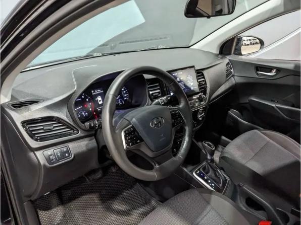 Hyundai Solaris II Рестайлинг с пробегом 2021 года, цена 1 635 000 рублей, 50493 км, седан, Автокод Объявления