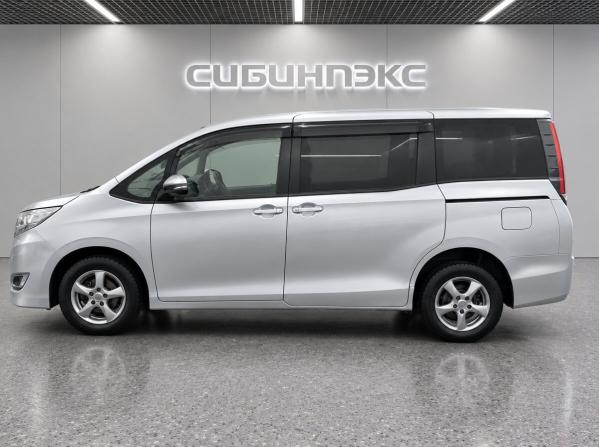 Toyota Noah III (R80) Рестайлинг с пробегом 2021 года, цена 2 699 500 рублей, 77370 км, минивэн, Автокод Объявления