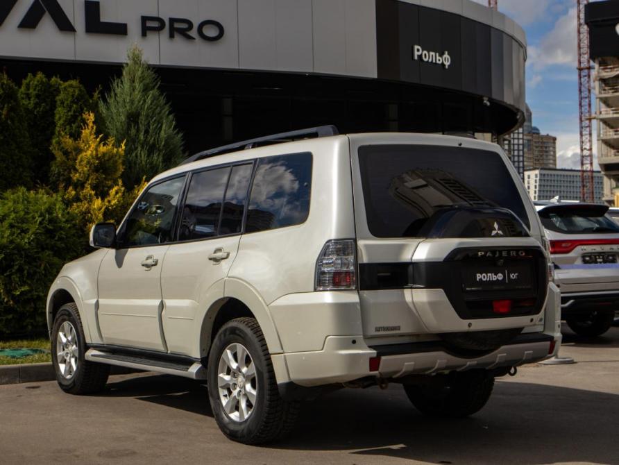 Mitsubishi Pajero IV Рестайлинг 2 Москва  - изображение 6