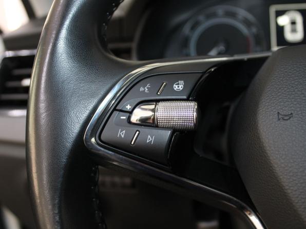 Skoda Rapid II с пробегом 2022 года, цена 1 529 900 рублей, 167451 км, лифтбек, Автокод Объявления