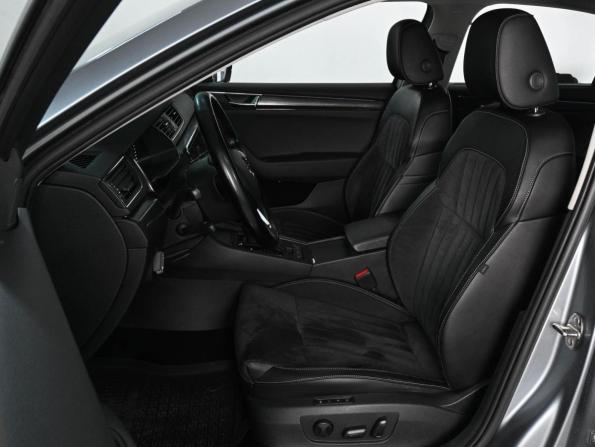 Skoda Superb III Рестайлинг с пробегом 2019 года, цена 2 550 000 рублей, 155743 км, лифтбек, Автокод Объявления