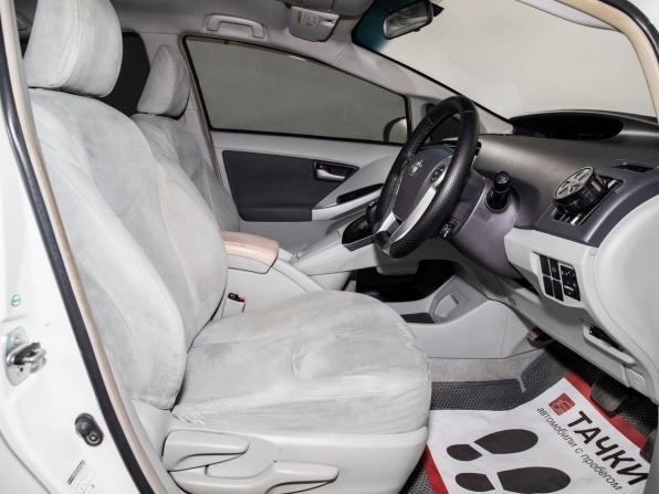 Toyota Prius III (XW30) с пробегом 2011 года, цена 999 000 рублей, 281454 км, лифтбек, Автокод Объявления