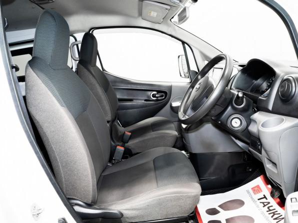 Nissan NV200 с пробегом 2018 года, цена 1 835 000 рублей, 130105 км, минивэн, Автокод Объявления