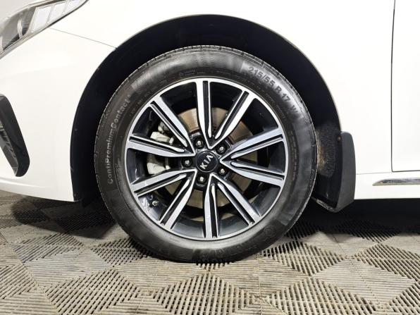Kia Optima IV Рестайлинг с пробегом 2019 года, цена 1 897 000 рублей, 60212 км, седан, Автокод Объявления