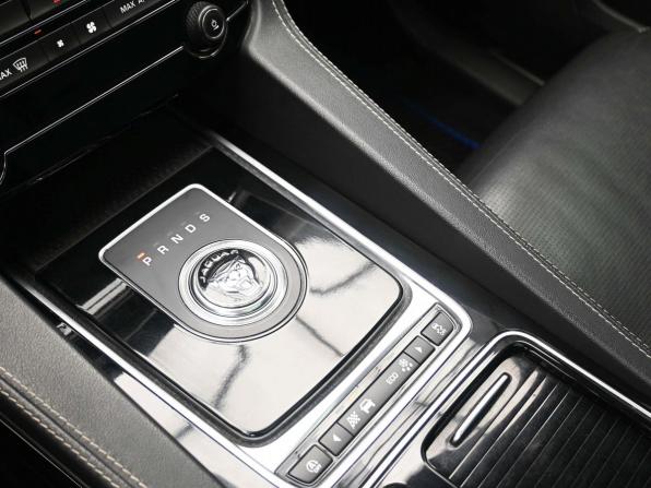 Jaguar F-Pace I с пробегом 2017 года, цена 2 990 000 рублей, 133661 км, внедорожник, Автокод Объявления