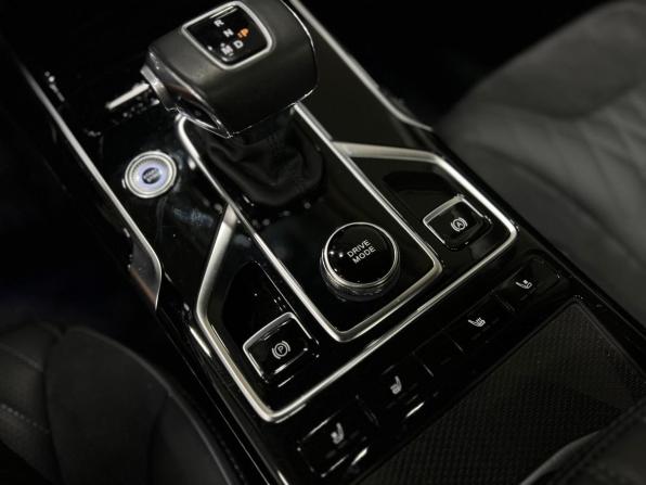 Hongqi HS5 I с пробегом 2023 года, цена 2 679 000 рублей, 28031 км, внедорожник, Автокод Объявления