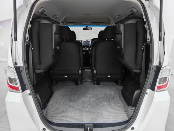 Honda Freed I Рестайлинг с пробегом 2013 года, цена 1 399 000 рублей, 62572 км, компактвэн, Автокод Объявления