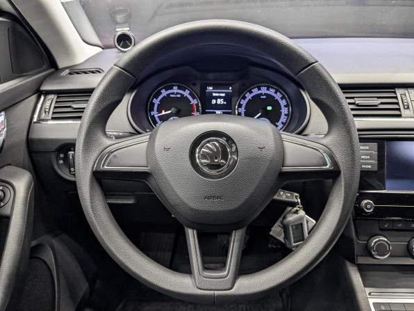 Skoda Octavia III (A7) Рестайлинг с пробегом 2019 года, цена 1 890 000 рублей, 66632 км, лифтбек, Автокод Объявления