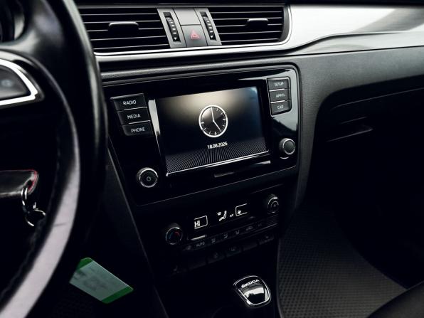 Skoda Rapid I Рестайлинг с пробегом 2017 года, цена 1 290 000 рублей, 172055 км, лифтбек, Автокод Объявления