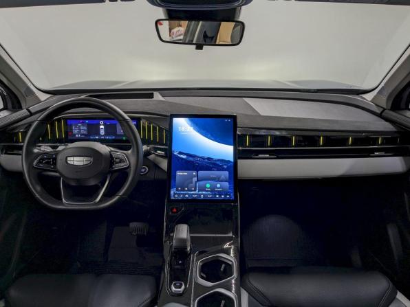Geely Atlas II с пробегом 2024 года, цена 2 450 000 рублей, 19905 км, внедорожник, Автокод Объявления