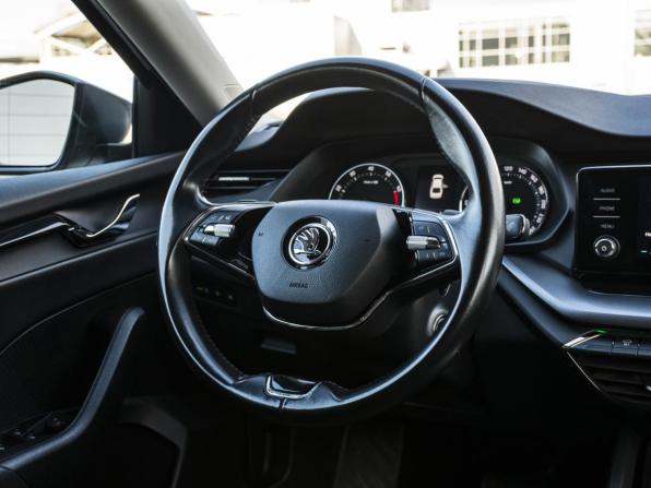 Skoda Octavia IV (A8) с пробегом 2021 года, цена 2 175 000 рублей, 122780 км, лифтбек, Автокод Объявления