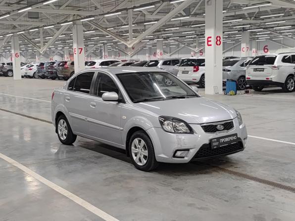 Kia Rio II Рестайлинг с пробегом 2011 года, цена 550 000 рублей, 308853 км, седан, Автокод Объявления