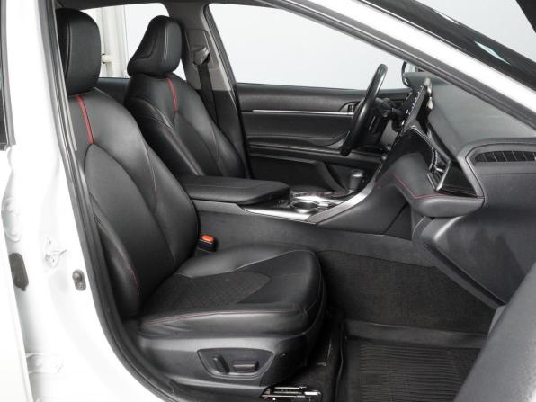Toyota Camry VIII (XV70) Рестайлинг с пробегом 2021 года, цена 3 129 000 рублей, 124871 км, седан, Автокод Объявления