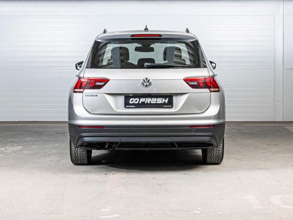 Volkswagen Tiguan II с пробегом 2019 года, цена 2 299 000 рублей, 90246 км, внедорожник, Автокод Объявления