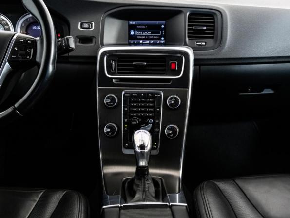 Volvo S60 II Рестайлинг с пробегом 2013 года, цена 975 000 рублей, 154058 км, седан, Автокод Объявления