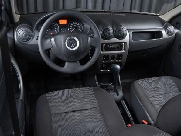 Renault Logan I Рестайлинг с пробегом 2015 года, цена 388 030 рублей, 213268 км, седан, Автокод Объявления