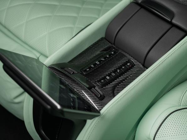 Mercedes-Benz V-Класс III (W447) Рестайлинг 2 с пробегом 2025 года, цена 46 000 000 рублей, 89 км, минивэн, Автокод Объявления