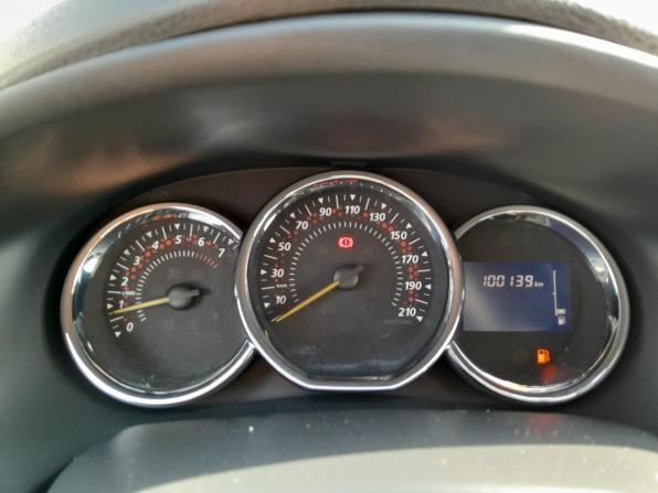 Renault Sandero II с пробегом 2015 года, цена 949 000 рублей, 100032 км, хэтчбек, Автокод Объявления