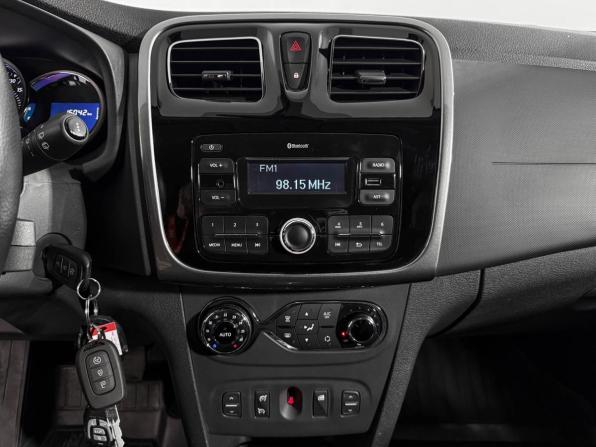 Renault Sandero II с пробегом 2018 года, цена 1 378 900 рублей, 16040 км, хэтчбек, Автокод Объявления