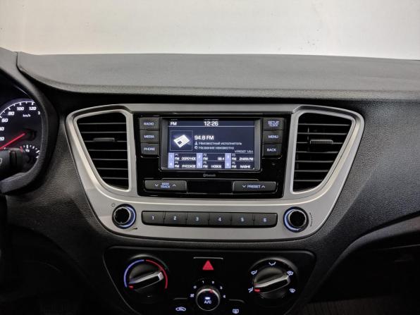 Hyundai Solaris II Рестайлинг с пробегом 2022 года, цена 1 565 000 рублей, 124258 км, седан, Автокод Объявления