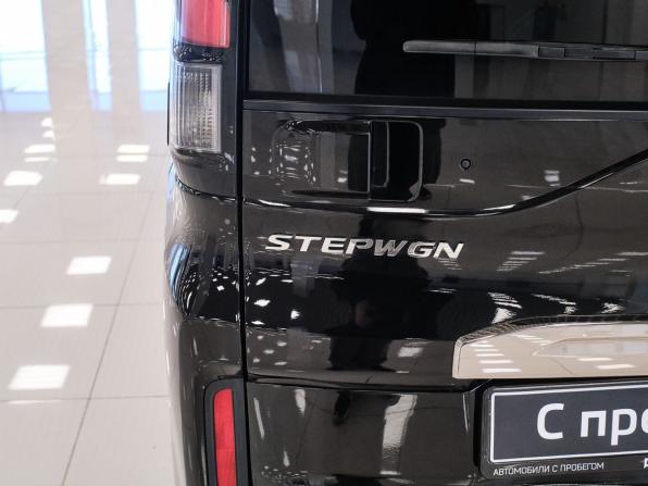 Honda Stepwgn V с пробегом 2015 года, цена 1 848 000 рублей, 106338 км, минивэн, Автокод Объявления