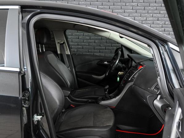 Opel Astra J с пробегом 2011 года, цена 550 000 рублей, 225915 км, хэтчбек, Автокод Объявления
