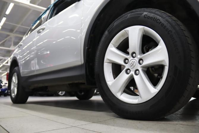 Toyota RAV4 IV (XA40) с пробегом 2013 года, цена 1 645 450 рублей, 317342 км, внедорожник, Автокод Объявления